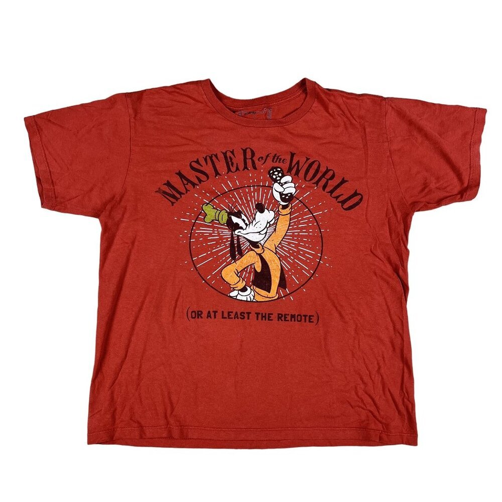 Disney Store T-Shirt Mens L Red Goofy Master of the‎ World Graphic Short Sleeve